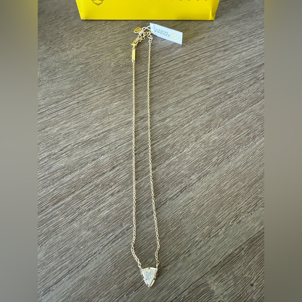 NWT Kendra Scott Perry Necklace in iridescent drusy